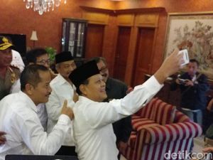 Ngopi Pagi dan Swafoto Sudrajat-Syaikhu Bareng Forkopimda Jabar