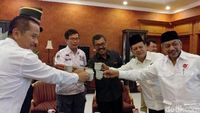 Keseruan Sudrajat-Syaikhu, Ngopi dan Swafoto Bareng Forkopimda Jabar