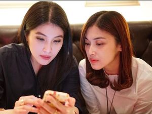Kecantikan Adik Sandra Dewi Ini Bikin Netizen Salah Fokus!