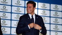 Salah satu legenda klub Inter Milan, Javier Zanetti menyapa Jakarta untuk meresmikan Inter Academy Indonesia.