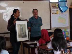 Puluhan Siswa SD di Bandung Tulis Surat Cinta untuk Inggit Garnasih