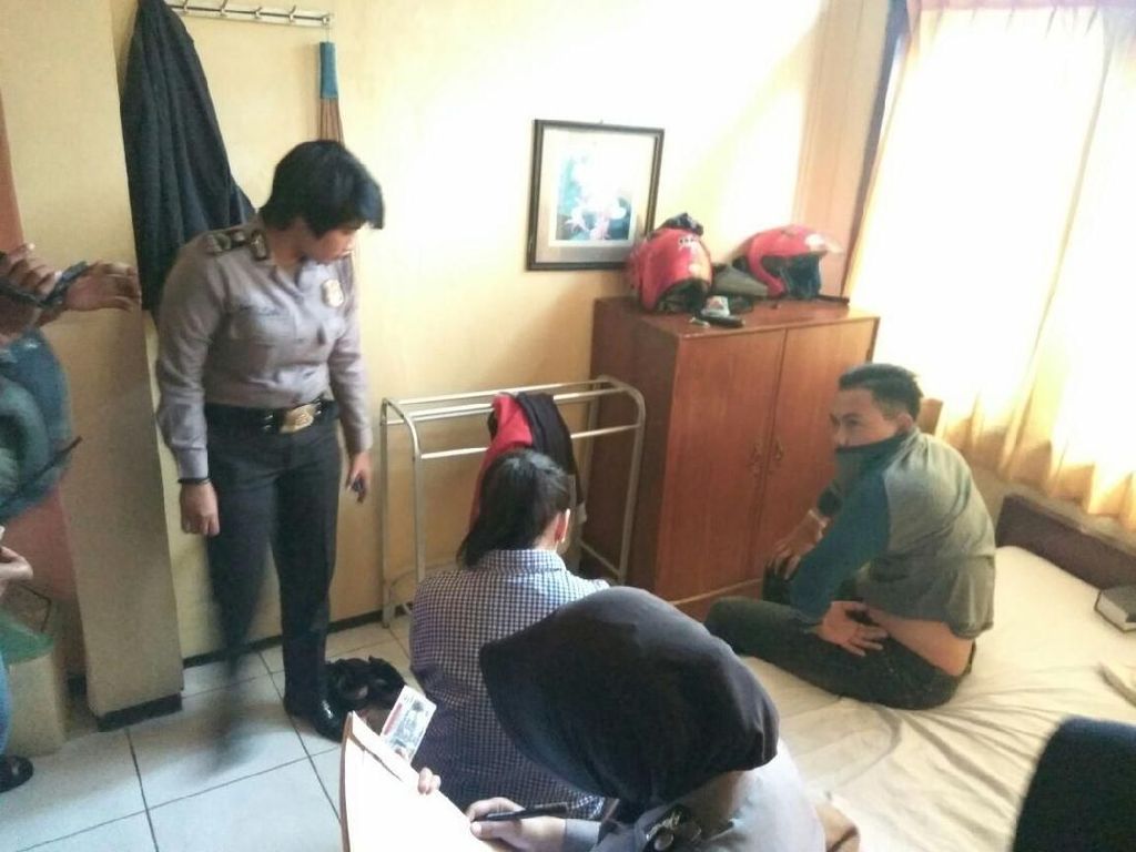 Razia di Hari Valentine, Polisi Jaring Satu Pasangan Mesum Razia di Hari Valentine, Polisi Jaring Satu Pasangan Mesum