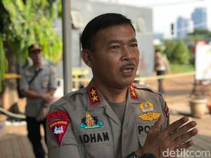 Oknum Polisi Serobot Mobil di GT, Kapolda Metro: Tak Boleh Arogan Oknum Polisi Serobot Mobil di GT, Kapolda Metro: Tak Boleh Arogan