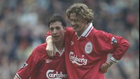 3. Di Liverpool, Steve McManaman (1990–1999) pernah punya perpaduan manis dengan Robbie Fowler (1993–2001 dan 2006–2007) yang mewujud lewat 20 assist dari Macca untuk Fowler. (Foto: Gary M Prior/Allsport)