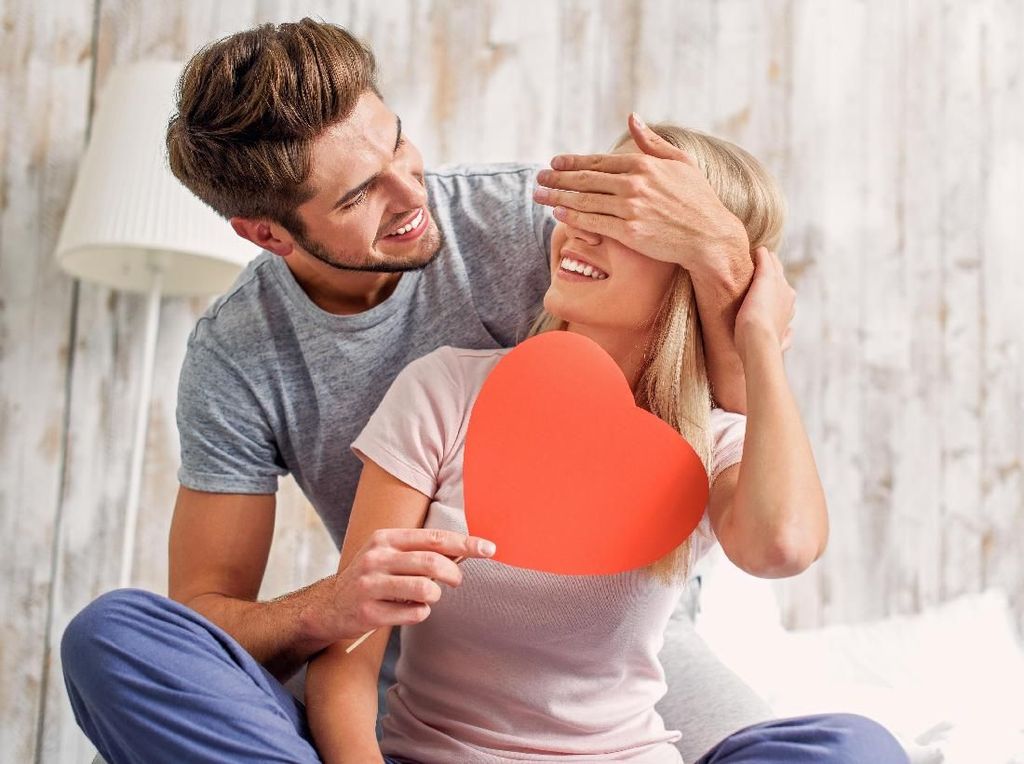 15 Ucapan Valentine Romantis yang Akan Buat Pasanganmu Makin Jatuh Hati