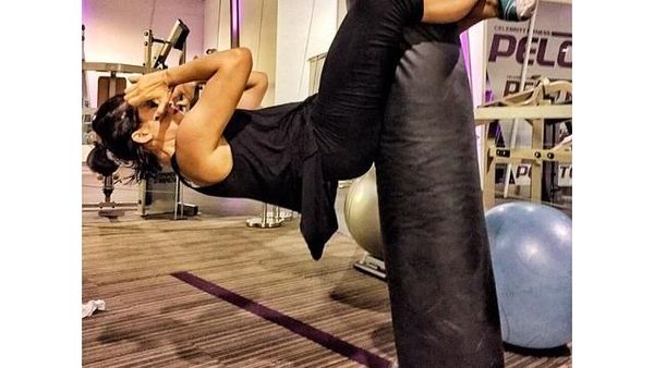 Nabila Putri, Si Cantik yang Suka Olahraga Sampai Basah Keringetan