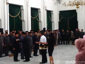 7 Pejabat Provinsi Jabar Dilantik Jadi Pjs Bupati dan Wali Kota 7 Pejabat Provinsi Jabar Dilantik Jadi Pjs Bupati dan Wali Kota