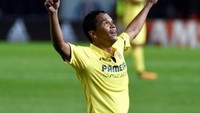 8. Villarreal: Carlos Bacca (foto) & Pablo Fornals. Dari 1.147 menit main bersama, saling mengkreasikan tiga gol. Berdasar catatan ini, keduanya punya proyeksi 8,9 gol jika terus main bersama dalam semusim berisikan 38 laga. (Foto: Jose Jordan/AFP PHOTO)