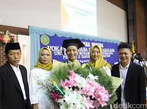 Kisah Ori, Rampungkan Kuliah Sambil Hidupi 12 Orang Keluarga di Yogya Kisah Ori, Rampungkan Kuliah Sambil Hidupi 12 Orang Keluarga di Yogya