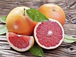 8 Manfaat Kesehatan dari Buah Pomelo, Si Jeruk Bali