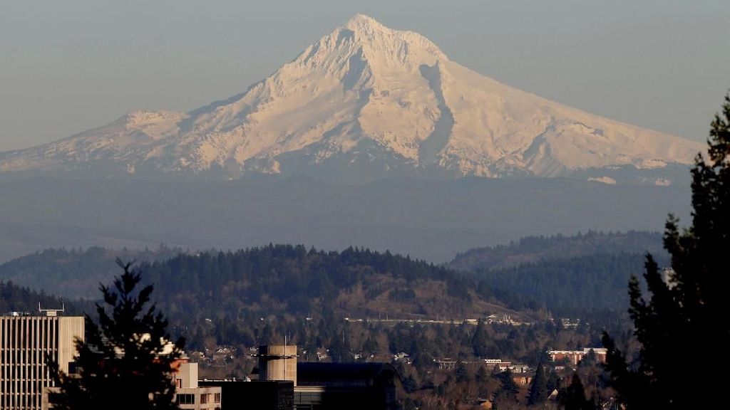 Foto: 1 Orang Tewas Saat Mendaki Gunung Hood di Oregon