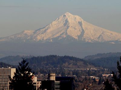 Foto: 1 Orang Tewas Saat Mendaki Gunung Hood di Oregon