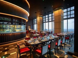 Malam Ini Rayakan Cinta dengan Menikmati Sonnets of Love di Ketinggian Jakarta