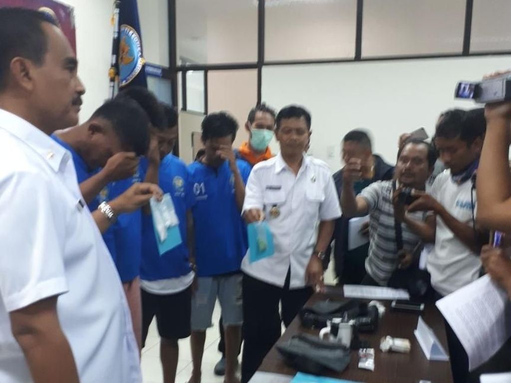 Diduga Kurir Narkoba, Sipir Lapas Kerobokan Ditangkap BNNP Bali Diduga Kurir Narkoba, Sipir Lapas Kerobokan Ditangkap BNNP Bali