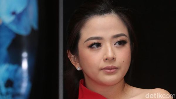 Franda Si Calon Ibu yang Makin Cantik
