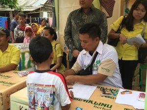 Berbagi Berkah Imlek dengan Warga Pinggiran Kabupaten Tangerang