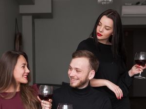 Ramalan Zodiak Asmara 11 Juli 2022, Pisces Waspada Orang Ketiga!