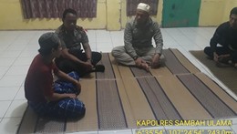 Cegah Aksi Penyerangan, Polisi Purwakarta Menginap di Rumah Ulama Cegah Aksi Penyerangan, Polisi Purwakarta Menginap di Rumah Ulama