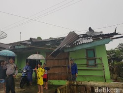 Atap Rumah dan Gedung SMA di Wonosobo Rusak Akibat Angin Kencang