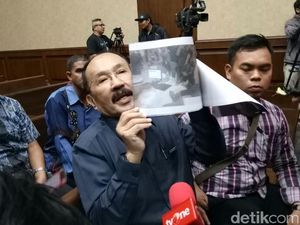 Fredrich Persoalkan Surat Penangkapan hingga Penjagaan Polisi