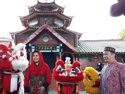 Ucapkan Tahun Baru Imlek, Gus Ipul-Puti Kenang Perjuangan Gus Dur