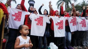 Aksi Ibu-ibu Tuntut UU PRT Disahkan