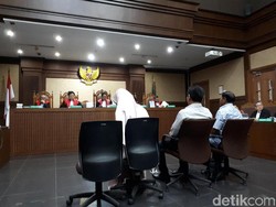 Kurir Akui Pernah Diminta Novanto Ambil Rp 2,5 M dari Money Changer