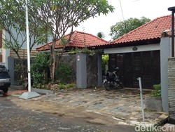 Sekte Penghapus Utang Tantang Kewenangan OJK