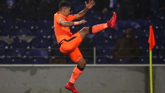 Putar-Tendang ala Roberto Firmino