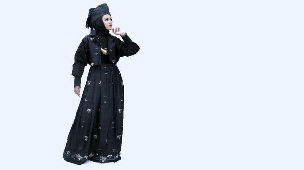 Tenun dari Payakumbuh jadi pilihan Tuty Adib