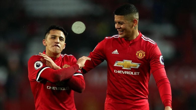 Leganya Rojo Akhirnya Bisa Berhenti Saling Terjang dengan Sanchez Leganya Rojo Akhirnya Bisa Berhenti Saling Terjang dengan Sanchez