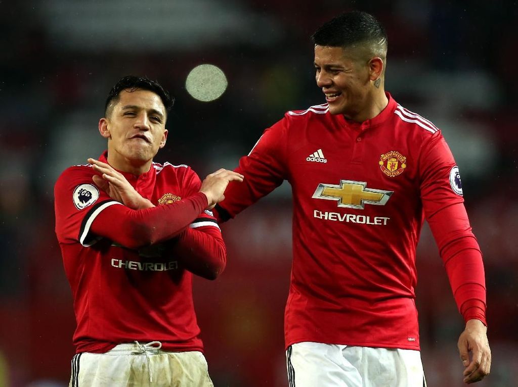 Leganya Rojo Akhirnya Bisa Berhenti Saling Terjang dengan Sanchez Leganya Rojo Akhirnya Bisa Berhenti Saling Terjang dengan Sanchez