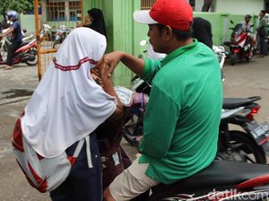 Ojek Cinta Buat Anak Sekolah