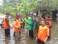 Bupati Demak Temui Warga yang Sudah 3 Bulan Kebanjiran