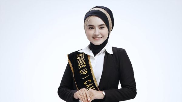 Foto:  Manisnya Dosen Berhijab Asal Kediri yang Bikin Betah di Kelasnya