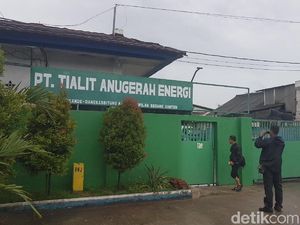 Ini Pabrik Solar Palsu di Serang yang Beromzet Rp 500 Juta/Bulan Ini Pabrik Solar Palsu di Serang yang Beromzet Rp 500 Juta/Bulan