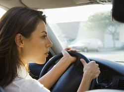 3 Hal Penyebab Kabin Mobil Bau Telur Busuk