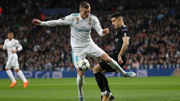 Toni Kroos mendulang kesuksesan bersama Madrid di musim lalu.