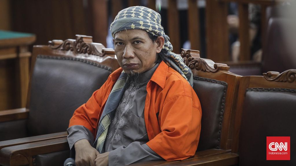 Sidang Perdana Aman Abdurrahman Sidang perdana kasus dugaan teror bom Thamrin pada awal 2016 lalu dengan terdakwa Aman Abdurrahman, Kamis (15/2). Sidang perdana ini beragendakan pembacaan dakwaan oleh jaksa. (CNN Indonesia/Adhi Wicaksono)