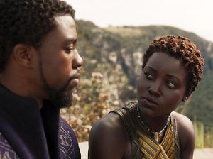 Lupita Nyongo Kenang Chadwick Boseman: Duka Tak Pernah Selesai Lupita Nyongo Kenang Chadwick Boseman: Duka Tak Pernah Selesai