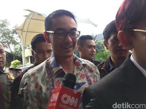 Pengacara Harap Zumi Zola Tak Langsung Ditahan KPK Pengacara Harap Zumi Zola Tak Langsung Ditahan KPK
