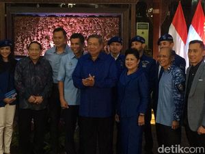 Senang Ada Tukang Tinju Jadi Kader PD, AHY: Untuk Lawan Ketidakadilan Senang Ada Tukang Tinju Jadi Kader PD, AHY: Untuk Lawan Ketidakadilan