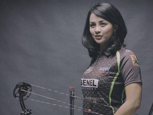 Foto: Pesona Dellie Threesyadinda, Altlet Pemanah yang Berparas Cantik