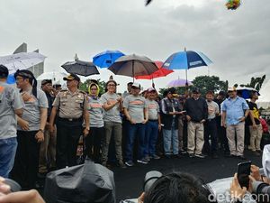 Hujan Sambut Kampanye Damai Pilwalkot Bandung