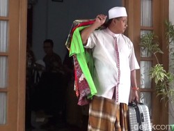 Hari Pertama Masa Kampanye, Uu Kemasi Barang dari Rumah Dinasnya