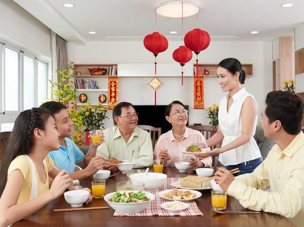 10 Etiket Makan untuk Rayakan Tahun Baru China Ini Perlu Kamu Ketahui 10 Etiket Makan untuk Rayakan Tahun Baru China Ini Perlu Kamu Ketahui