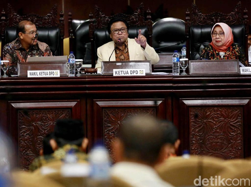 OSO Pimpin Sidang Paripurna OSO Pimpin Sidang Paripurna