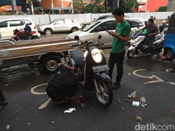 Bengkel Dadakan di Kala Banjir Tiba