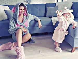 Inspirasi Gaya agar Foto Bunda dan si Gadis Cilik Makin Kece