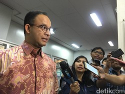 Pengerjaan LRT Terlambat, Anies: Karena Curah Hujan dan Kecelakaan